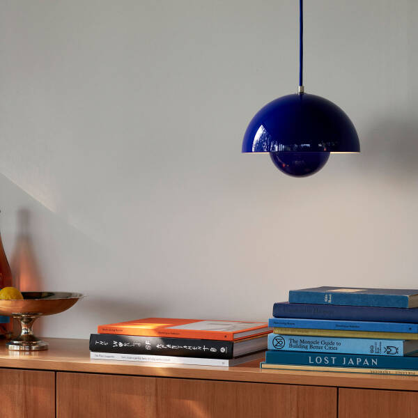 Prismalux I Halbrunde Metallpendelleuchte mit LED-Beleuchtung