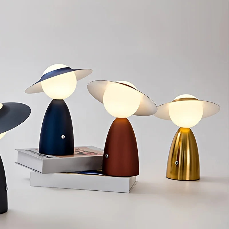 LichtEase – Moderne LED-Tischlampe mit Akku Weiß Terrasse