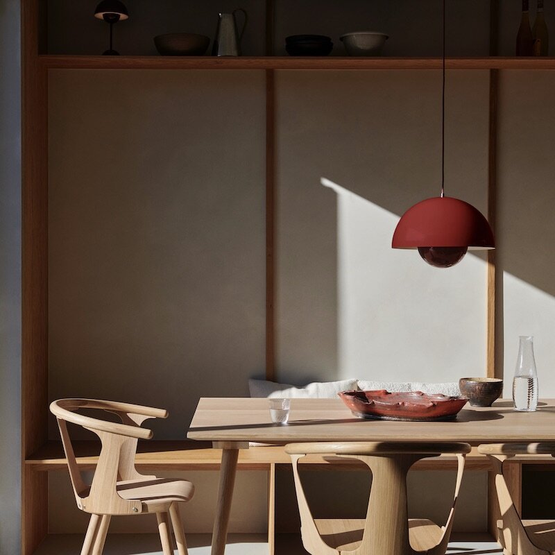Prismalux I Halbrunde Metallpendelleuchte mit LED-Beleuchtung