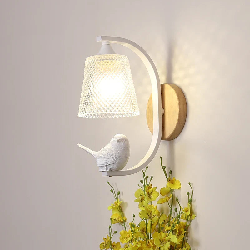 BirdLuxe - Elegante Wandleuchte mit Vogeldesign - Holz und Glas für das Schlafzimmer
