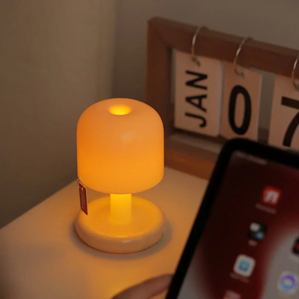 SunGlow – Moderne tragbare LED-Tischlampe wiederaufladbar Gold für Terrasse