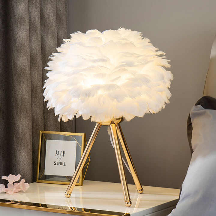 Missfeather Elegante dimmbare Tischleuchte – Federn Weiß Schlafzimmer