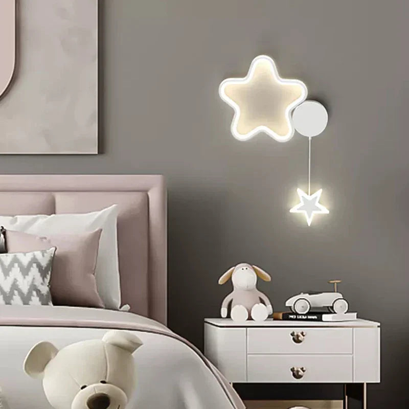 StellarGlow - LED-Wandleuchte mit Sternen und Mond - Bezaubernde Beleuchtung für das Schlafzimmer