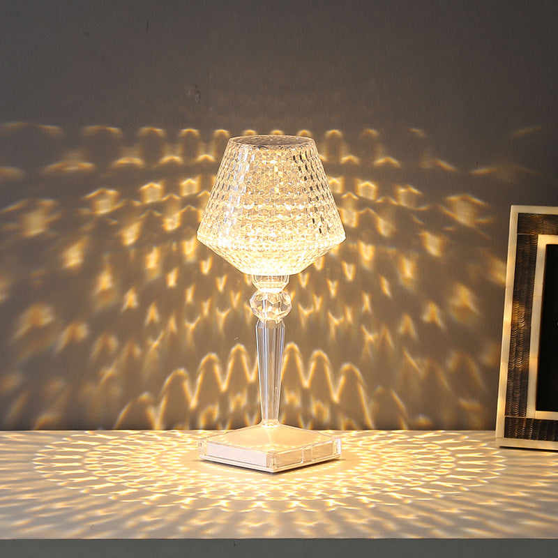 RadiantCrystal - LED-Tischleuchte aus Kristall mit drei dimmbaren Beleuchtungsoptionen