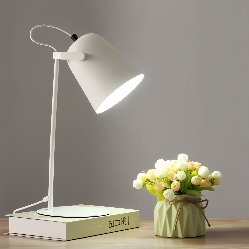 Moderne Rotierende Tischlampe – Augenfreundliches Licht für Arbeit & Entspannung