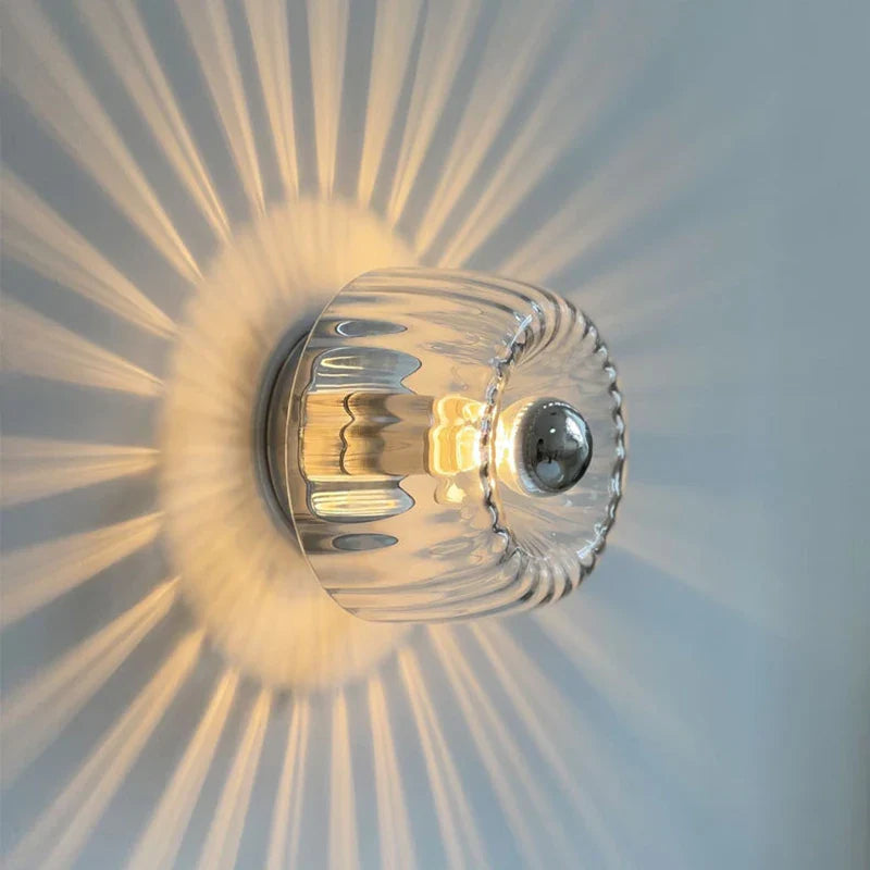 LumiGlaze – Zeitgemäßes Glas-Wandlampendesign