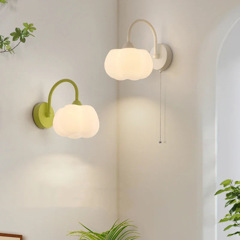 ModernAura LED Wandleuchte mit Zugschalter - Weiß oder Grün für Schlafzimmer und Wohnzimmer
