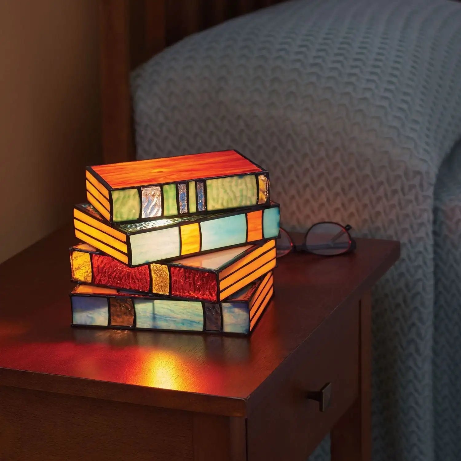 BuchGlanz – Vintage Tischlampe Buntglas Dekor Wohnzimmer