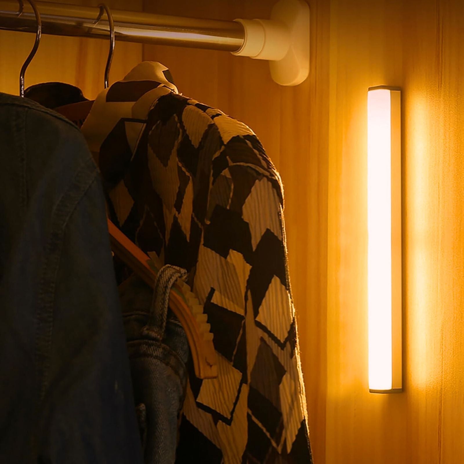LumoSense Bewegungslicht Modern LED Weiß für Einfahrt außen