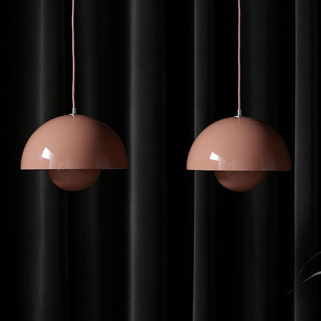 Prismalux I Halbrunde Metallpendelleuchte mit LED-Beleuchtung