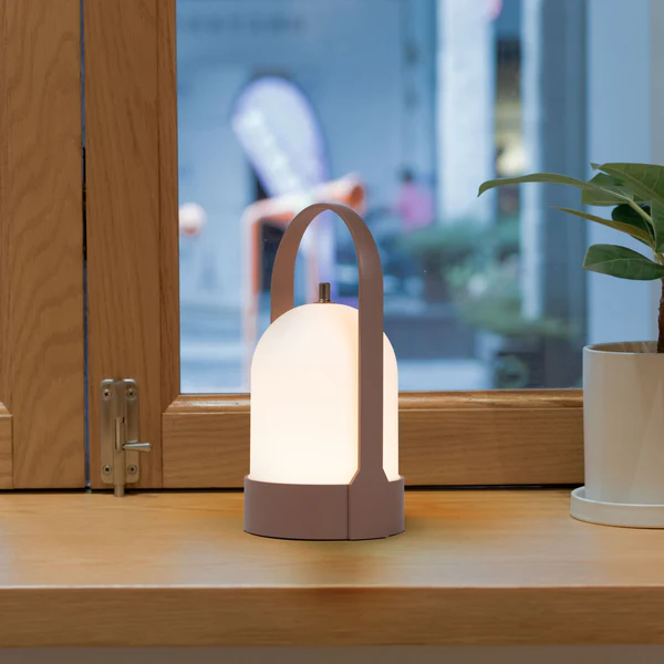 LumiGlow LED Laterne – Modern, tragbar, warmweiß, für Garten & Balkon