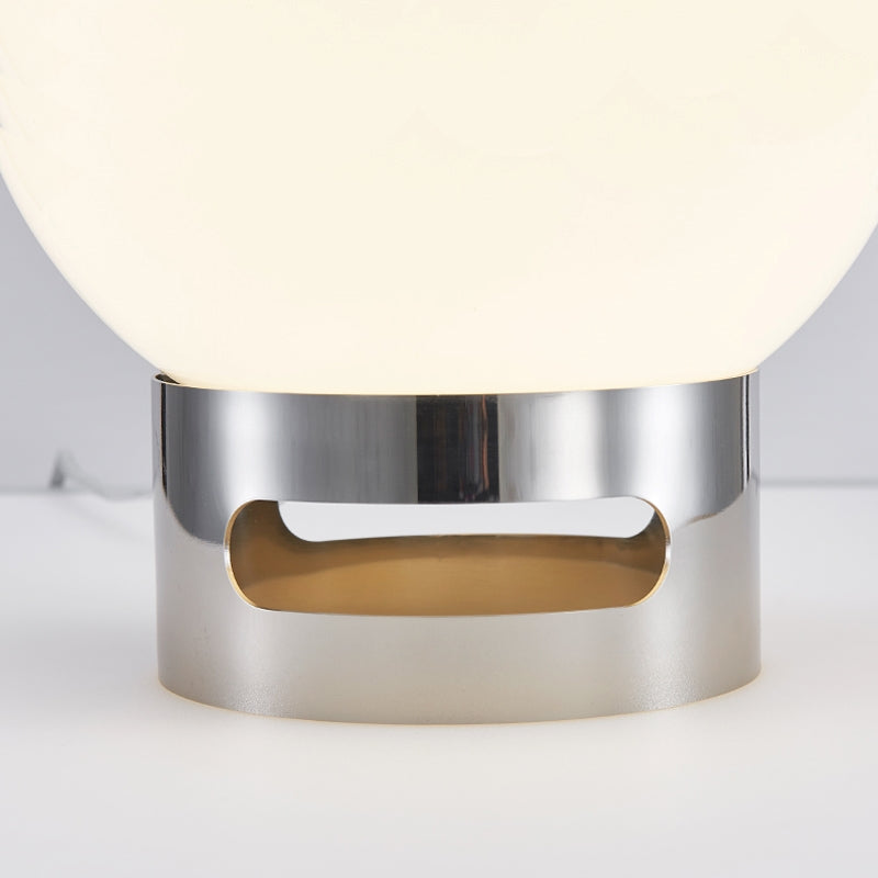 OpalLux Bauhaus Tischlampe – Französisches Design Opalglas Weiß Wohnzimmer
